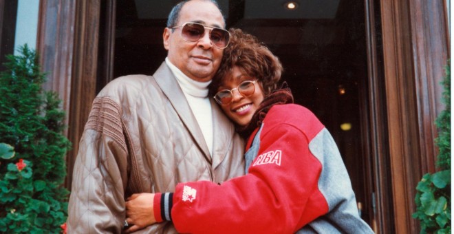 Whitney Houston junto a su padre