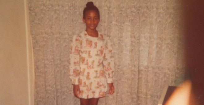 Whitney Houston en una foto de infancia