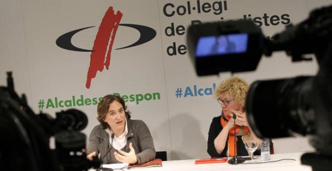 L'alcaldessa de Barcelona, Ada Colau, al Col·legi de Periodistes de Catalunya en la conferència 'L'alcaldessa respon'. / Col·legi de Periodistes.