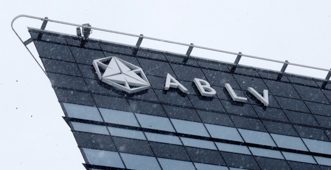 El logo del banco lituano ABLV en su sede central en Riga. REUTERS/Ints Kalnins