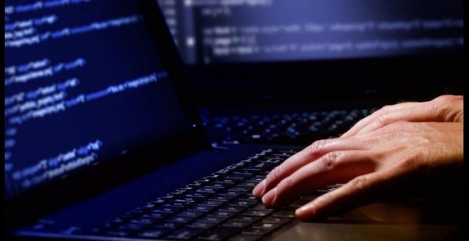 La Policía Nacional ha abierto una investigación para localizar a los autores de los hackeos.Reuters