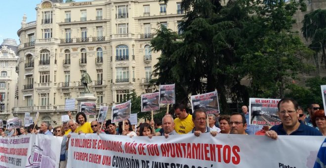 Imagen de la protesta de la Plataforma Víctimas Alvia 04155