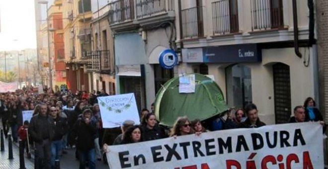 Movilización contra los recortes en Extremadura. Campamento Dignidad