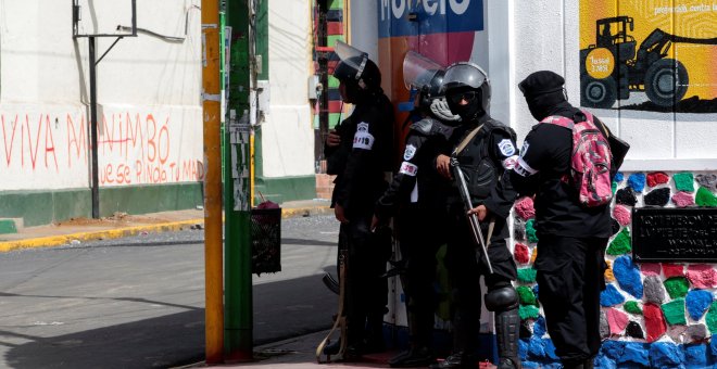 Policías durante las protestas en Monimbo, Masaya, Nicaragua