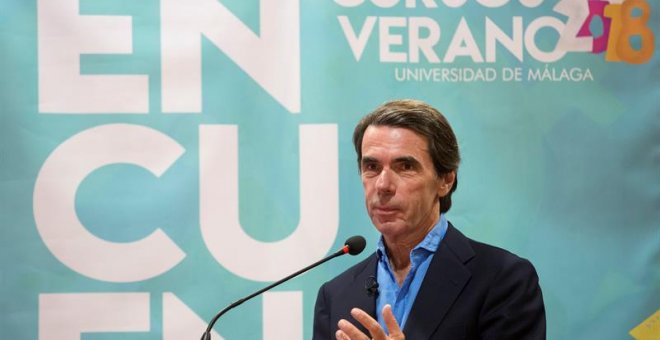 18/07/2018.- El expresidente del Gobierno José María Aznar durante su participación en un encuentro organizado en el marco de los Cursos de Verano de la Universidad de Málaga. EFE/Daniel Pérez