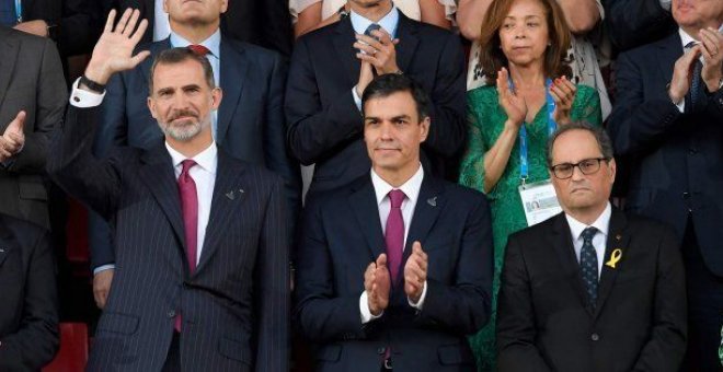 El rey Felipe VI, Pedro Sánchez y Quim torra en la inauguración de los Juegos Mediterráneos de 2018, en Tarragona.