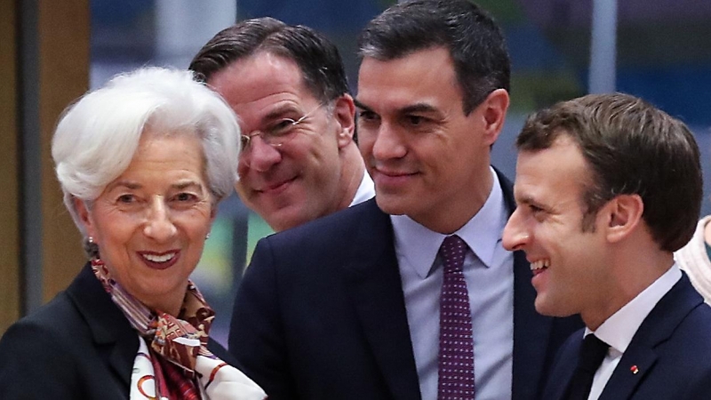 La presidenta del BCE, Christine Lagarde, el primer ministro de Holanda, Mark Rutte, el presidente del Gobierno español, Pedro Sanchez, y el presidente francés Emmanuel Macron, antes del comienzo de la cumbre de la UE, en Bruselas, del pasado diciembre.AF