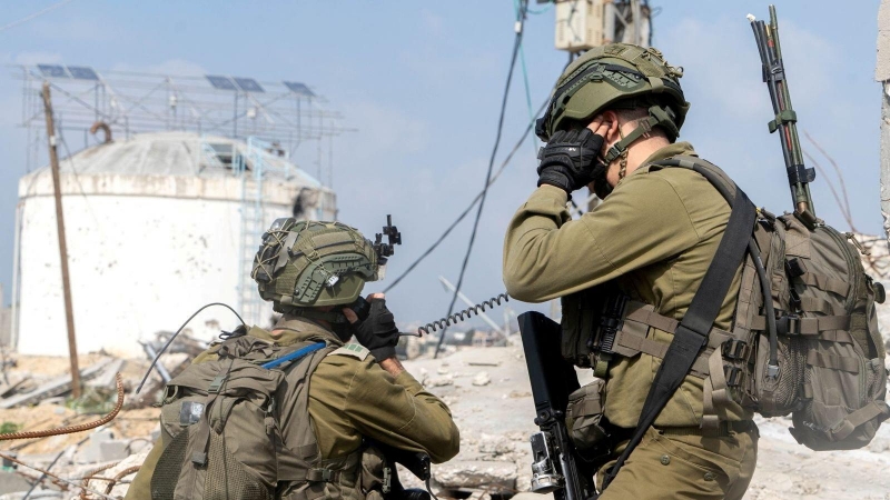 Soldados israelíes operan en la Franja de Gaza en medio del actual conflicto entre Israel y el grupo islamista palestino Hamás, en esta imagen de archivo difundida el 3 de marzo de 2024.