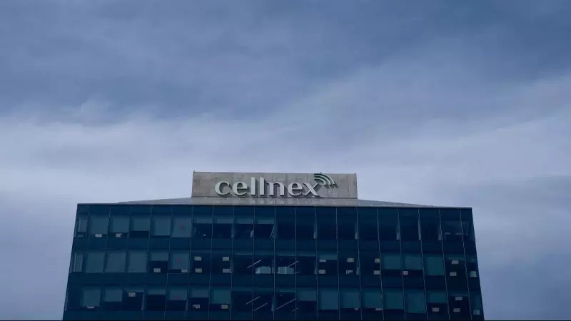 El logo de Cellnex Telecom, en su sede en Barcelona. E.P./David Zorrakino