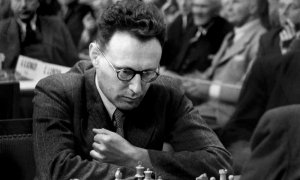 El ajedrecista ruso Mijail Botvinnik, en un torneo el 22 de agosto de 1946.