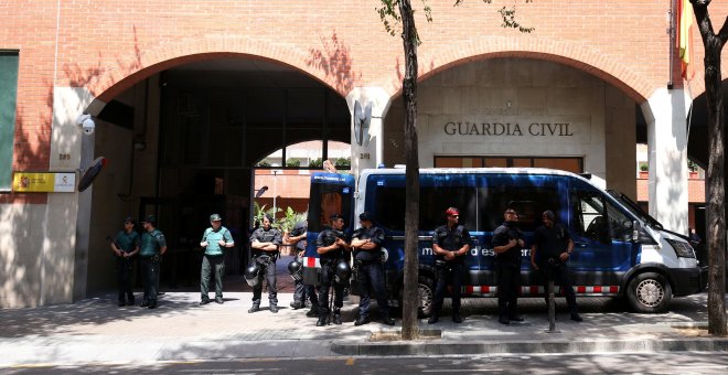 Las asociaciones de Guardia Civil y Policía se quejan de su "exclusión" en la investigación de los atentados