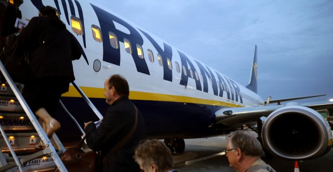 Fomento fija unos servicios del 59% de los vuelos nacionales y del 100% a las islas durante la huelga de Ryanair