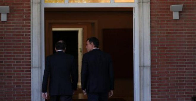 Pedro Sánchez mantiene su posición entre las presiones de Rajoy, Podemos y el PDeCat