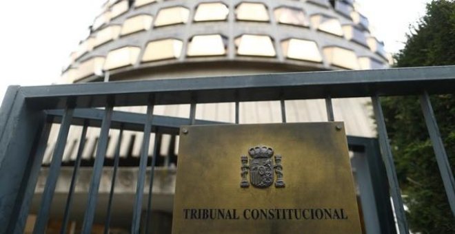 El Constitucional determina que Galicia no puede legislar sobre adopción y autotutela