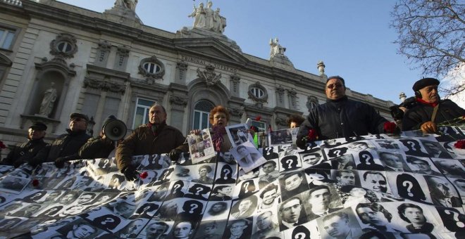Víctimas del franquismo recogen más de 200.000 firmas para ilegalizar la Fundación Francisco Franco