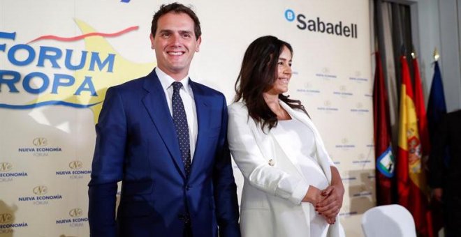 Rivera asegura que no se abstendrá en la investidura de Sánchez y emplaza a Casado a hacerlo: "El PP está obsesionado con Cs"