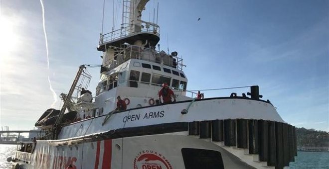Los barcos de Open Arms y Sea Watch llevan dos días a la espera de un puerto donde dejar a 237 migrantes rescatados