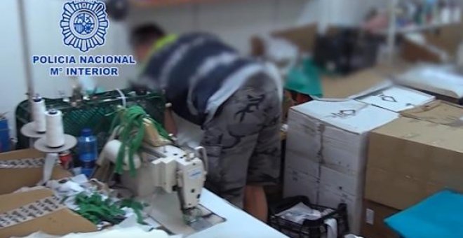 Desmantelan un taller de costura en Málaga donde explotaban a trabajadores