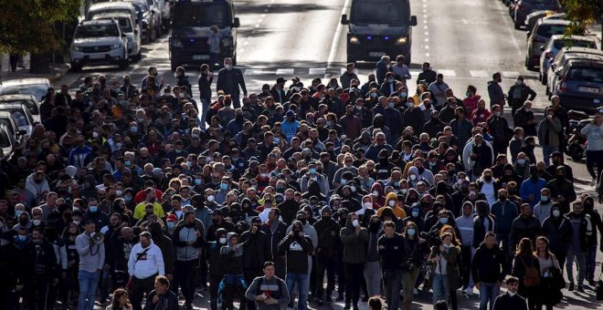 Los trabajadores del metal en Cádiz llenan plazas y calles durante la huelga: "Somos obreros, no delincuentes"