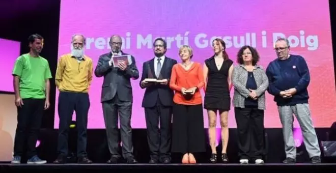 La revista 'Camacuc' guanya el Premi Martí Gasull i Roig de Plataforma per la Llengua