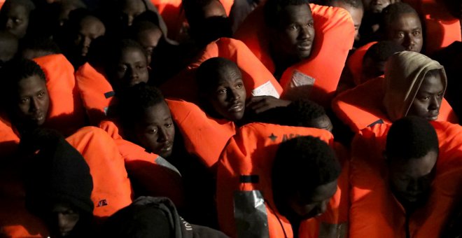 Un grupo de ultraderecha pretende fletar un barco para hundir barcazas de migrantes
