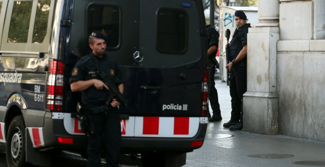 Los Mossos investigan junto a inteligencias europeas conexiones en Europa de los autores de los atentados