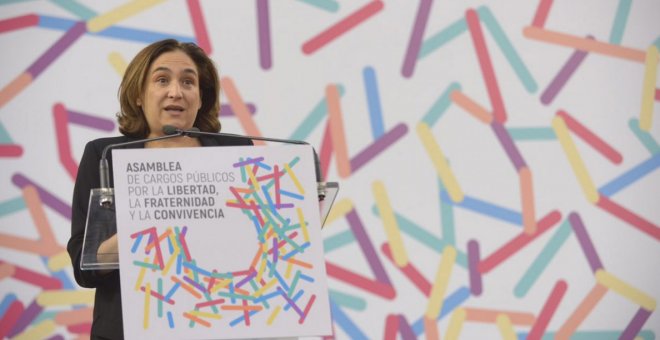 Colau pide a Sánchez que apoye un referéndum pactado, en vez de "aliarse con un PP bunkerizado"