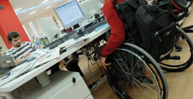Los empleados con discapacidad cobran casi un 16% menos