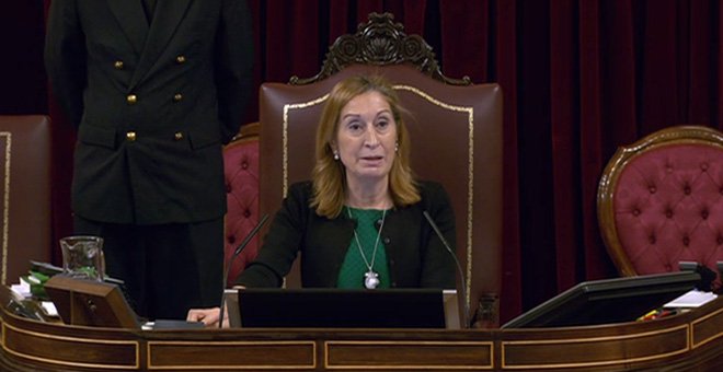 Ana Pastor reprende a un diputado por utilizar la palabra "gorrino" en el Pleno