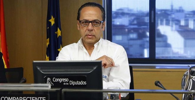 El Bigotes señala en el Congreso al marido de Cospedal y a un "amigo de Rajoy"