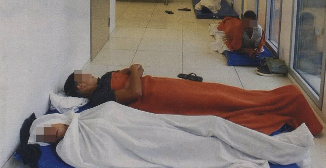 Una jueza de Barcelona ve "inhumano" que los menores extranjeros tengan que dormir en el suelo mientras se tramita su acogida