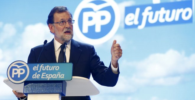 El homenaje a Rajoy no logra tapar los nervios y las puñaladas en el PP