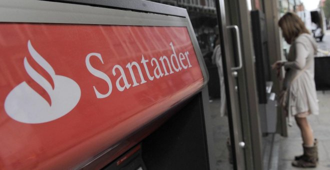 Santander recorta bajas y sube las indemnizaciones de su ERE