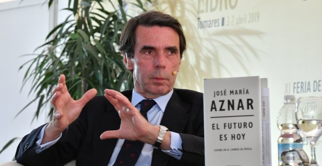 Aznar dice que Vox "agudiza los problemas" y llama a sus simpatizantes a votar al PP de Casado para evitar que gane Sánchez