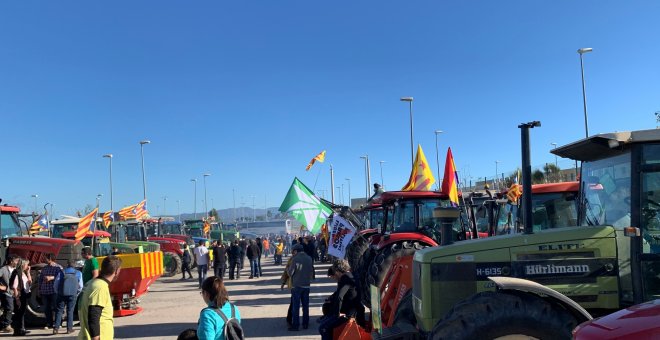 Unió de Pagesos mobilitza tractors cap a les presons en defensa de les llibertats