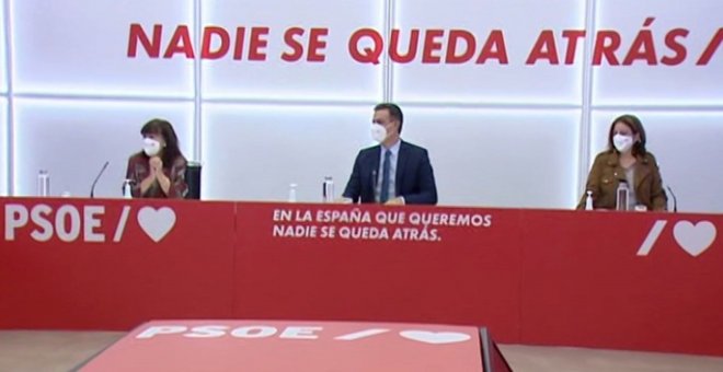 Sánchez se emociona al despedirse de la actual Ejecutiva del PSOE