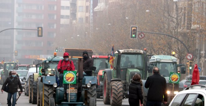 Unió de Pagesos reclama amb tractorades arreu del país mesures urgents de suport a l'agricultura i la ramaderia