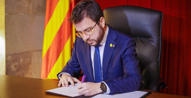 El Parlament es dissol i Aragonès dona el tret de sortida per les eleccions del 14-F, pendents de l'evolució de la pandèmia