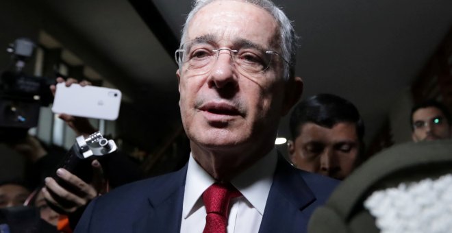 La Justicia colombiana dice por tercera vez a la Fiscalía que hay razones para que Uribe vaya a juicio