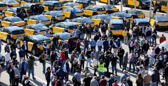 El taxi anuncia protestes després del retorn d'Uber a Barcelona