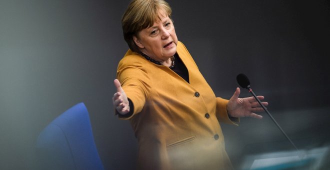 Merkel anula el "parón" alemán para Semana Santa y dice que fue "error" suyo