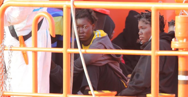 En la patera rescatada en El Hierro viajaban ocho niños y solo una sobrevivió