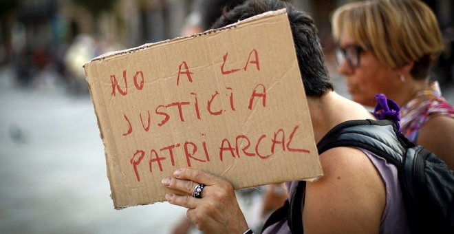 Activistas y feministas internacionales piden a España que deje de criminalizar a las madres protectoras y a sus hijos