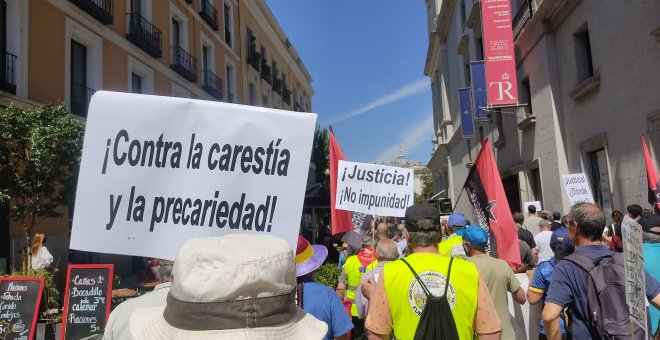 Diversos colectivos marchan juntos por Madrid para preparar una respuesta social al aumento de la carestía de la vida