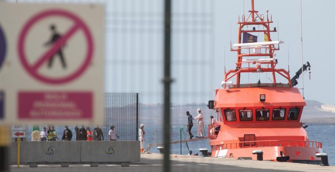 Rescatan una patera con 47 migrantes, tres de ellos muertos, en Fuerteventura
