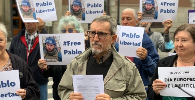 Un centenar de periodistas y juristas exigen al Gobierno, a la UE y a Polonia que se respeten los derechos de Pablo González