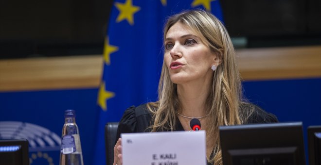 La eurodiputada Eva Kaili continuará otro mes en prisión preventiva por el 'Catargate'