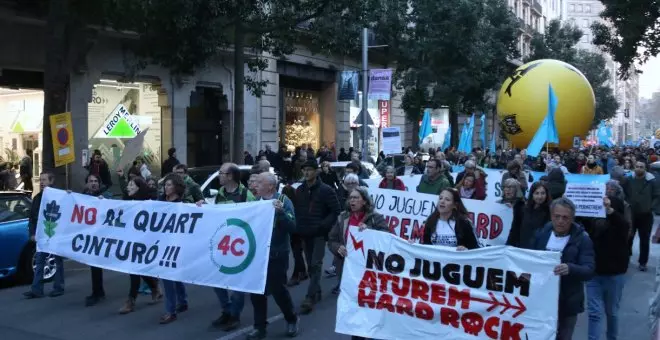 Milers de persones clamen a Barcelona en contra del Hard Rock, el Quart Cinturó i l'ampliació del Prat