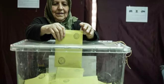 Termina la votación en las elecciones en Turquía con una alta participación y sin incidentes