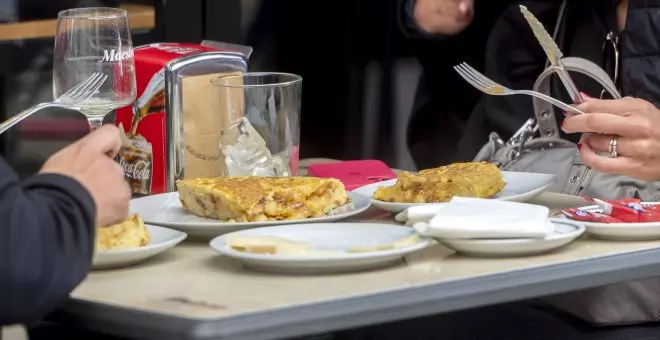 El CIS cierra el debate: la tortilla con cebolla y poco hecha es la preferida por los españoles